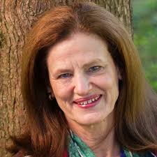 Lynn Hesse's Instagram, Twitter & Facebook