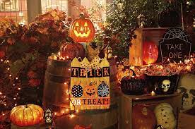 Eldnacele halloween flickering candles with skull, spider web, crow raven decals set of 3, battery operated halloween themed led candles horror spooky decoration 4.6 out of 5 stars 390 $25.99 $ 25. Choosing A Theme For Halloween Decorations The Daily Courier Prescott Az