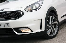 Niro is a traditional suv outfitted with an economic. Comparativa Toyota C Hr Vs Kia Niro Autoscout24