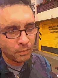 Robert Bolivar's Instagram, Twitter & Facebook