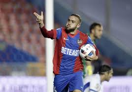 Calleja admite la continuidad de roger martínez en el villarreal. El Entrenador Del Villarreal Ve Al Colombiano Roger Martinez Adaptado Para Jugar Estadio Deportivo
