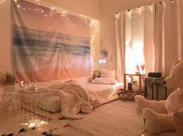 Kita dapat menghiasnya dengan hiasan kamar atau prabotan kamar kos yang tentunya mudah didapatkan. Dekorasi Kamar Kos Kekinian Tanpa Ribet Blog Ruparupa
