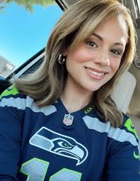 NFL DIVISIONAL ន 0 Ο ل TikTok @ thedrewallen 49ERS S SANFRANCISCO . NFL ន  DIVISIONAL O 0 O SAN 49ERS SANFRANCISCO ل TikTok @ thedrewallen_ . NFL  DIVISIONAL Ο Ο SANFRANCISCO