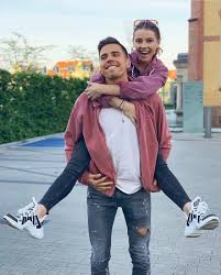 View the player profile of jan bednarek (southampton) on flashscore.com. Jan Bednarek Wiki 2021 Girlfriend Salary Tattoo Cars Houses And Net Worth