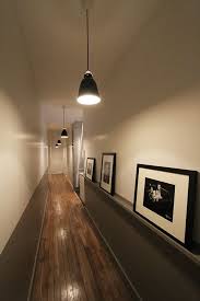 Epingle Par Christopher Sautron Sur Idee Deco Couloir En 2020 Idee Deco Couloir Deco Appartement Relooking Maison
