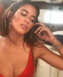 Yes She, @cstoledo too perfect 🙄😂 Summer Campaign work for @shop_nude  @vivianadontanon_jewelry @ Fajardo