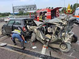 Incidente a1 bologna oggi, morte tre donne cronaca ilre. Incidente In Tangenziale A Bologna Muore Vigile Del Fuoco Emilia Romagna Ansa It