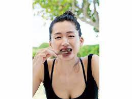 綾瀬はるかが世界を食べ歩くビッグプロジェクト第２弾 ハルカノイセカイ02 ハワイ with online 講談社公式 恋も仕事もわたしらしく やせる 綾瀬はるか 写真集 綾瀬はるか
