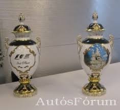 Elmarad az ausztrál nagydíj.) forma 1 nagydíjon is szurkolhatunk az autóversenyzés királyainak. Hungaroring Forma 1 Jegy Es Utazasi Akcio 2013