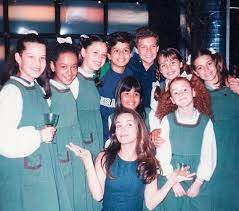 Ela tinha acabado de voltar da argentina, onde gravava chiquititas, e foi bastante assediada pelos alunos no primeiro dia de aula, ocasião em que. Fernanda Souza Resgata Foto Da Epoca Em Que Viveu Mili De Chiquititas Pela 1Âª Vez Sbt