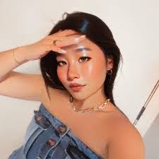 Brandi Button's Instagram, Twitter & Facebook