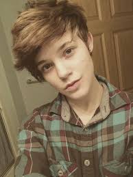 The best androgynous haircuts and styles to try now forget the notion of his and her haircuts, here we're sharing gender fluid styles that defy labels. Androgynous Haircuts Google Search Tomboy Hairstyles Androgynous Haircut Ftm Haircuts