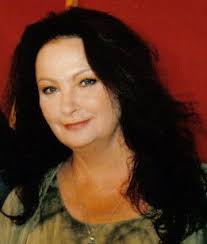 She is married to krzysztof orzechowski. Anna Dymna Wikicytaty