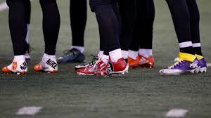 Helmets └ american football └ sporting goods all categories antiques art baby books, comics & magazines business, office & industrial cameras & photography cars, motorcycles & vehicles clothes, shoes. Why Nfl Players Are Wearing Custom Cleats In Week 14 Sporting News