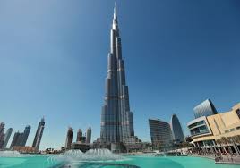 Mit 828 metern ist der burj khalifa das höchste gebäude weltweit und dominiert die skyline von dubai. Der Hochste Wolkenkratzer Der Welt Der Burj Khalifa In Dubai Hohe 828 Meter Ist Mehr Als Dreimal So Hoch Wie Der Commerzbank Tower 259 Meter Quelle Emporis
