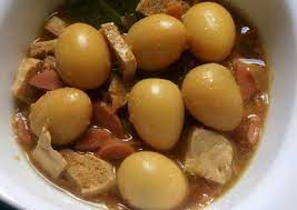 Sesaat sebelum diangkat masukkan tomat, aduk rata. Resep Semur Telur Puyuh Simple