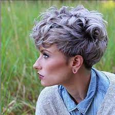 26 Graue Kurze Frisuren 2019 Frisuren Madame Frisur Hairstyle Hairstyles Naturalhairstyles Newhai Cheveux Courts Boucles Coiffure Courte Cheveux Courts