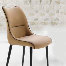 La chaise est un siège important lorsque l'on reçoit ou bien que l'on souhaite simplement un moment avec les siens. Chaise Confortable Design Beo Zendart Selection Zendart Design
