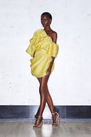 The spring/summer 2022 report is like the autumn/winter 21/22, and the sports clothing for this season is still divided into two themes. 2022 Colour Trend I Butter Yellow Spring Summer I Trendbook
