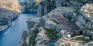 Zeichnung des börefjell, nördlich nyttingnes. Mission Impossible Premiere Hunderte Norweger Pilgern Auf Berg