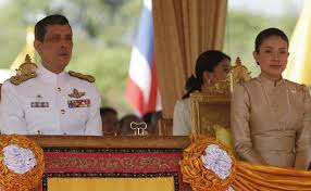 Anak tunggal mendiang bhumibol adulyadej ini diminta pulang dari kediamannya di jerman (12/10) untuk mewarisi takhta kerajaan thailand setelah kematian. Calon Raja Thailand Beri Perhatian Ke Muslim Okezone News