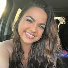 Jasmine Bergeron's Instagram, Twitter & Facebook