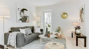 Using this kind of style, found at elle decor, is hang a large and ornate chandelier at the center of the living room to draw the eye up and to create a charming focal point. 50 Small Apartment Living Room Design Decoration Ideas