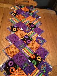 Halloween Table Runner I Love The Braid Makes A Wonderful Show Of Effort Halloween Table Runners Holiday Table Runner Halloween Table