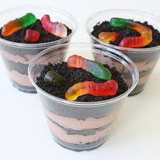 Why not incorporate one of my favorite characters, with one of my favorite desserts?! Worms In Dirt Kids Enjoyed Making And Eating These Food Desserts Dirt Pudding