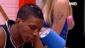O termo utilizado para este caso é a alopécia, que se refere a qualquer perda parcial ou total, temporária ou definitiva, de pêlos e ou cabelos. Bbb21 Lucas Penteado Arranja Treta Com Toda A Casa E Ameaca Sair Do Programa