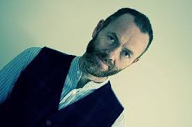 Douglas Lindsay's Instagram, Twitter & Facebook