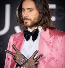 Jared Leto Rocks Pink Tuxedo For 'House of Gucci' Premiere, And We're  Fashionably Jealous