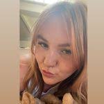 Beth Mazor's Instagram, Twitter & Facebook