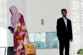 Ahmad iskandar, guest contributor 21 march, 2012. Nurul Izzah Divorcing Her Husband Of 10 Years Why