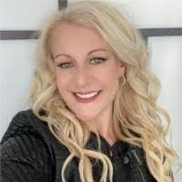 Helen Chien's Instagram, Twitter & Facebook