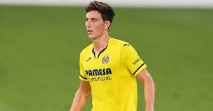 Robert lewandowski klatschte nach dem schlusspfiff dreimal in die hände und gab dann. Paper Talk Man Utd Battling Barcelona For 45m Centre Back