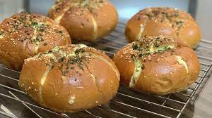 Sementara protein menjadi kebutuhan penting bagi orang yang sedang melakukan diet. Resep Cream Cheese Garlic Bread Roti Korea Yang Lagi Viral Cocok Nih Buat Menu Sarapan Besok Herstory