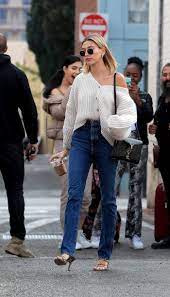 5 Fresh Jean Trends To Wear If You Loathe Skinny Jeans Celebrity Style Jeans Skinny Jeans Celebrity Outfits