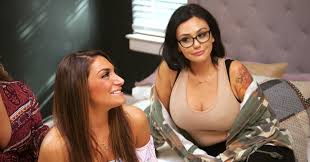 In the startling clip, shared to farley's website on wednesday, a man, that appears to be mathews, can be seen shoving a woman, presumably farley. Jersey Shore Star Jenni Jwoww Farley Divorcing Roger Mathews