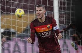 La punta della roma, seguita sul mercato proprio dalle due società turche, è in. Besiktas Tertarik Bajak Edin Dzeko Dari As Roma Republika Online