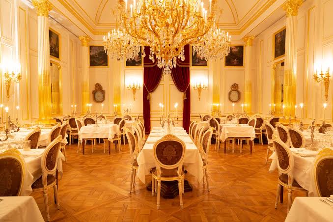 Les Grands Buffets, un viaje hacia la tradición culinaria francesa - Restauración News