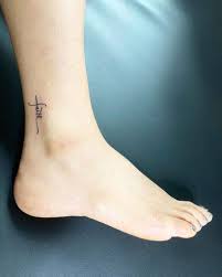 Tattoos at the top of the foot are common since this is the only part of the foot that's frequently exposed. Top 51 Best Faith Cross Tattoo Ideas 2020 Inspiration Guide Laptrinhx News