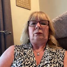 I know its a busy time of the year but could any hairdresser fit my son in  for a loose wavy perm he has short hair so would need to make sure