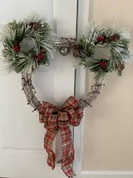 Stitched a little Christmas magic onto the wall! In love with it!! 🎄✨