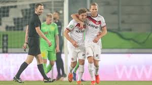 Silke möchte am freitag gerne mit euch auf ihren geburtstag anstoßen. Drei Rwe Tore In Sieben Minuten Spielabbruch Wegen Nebels Beim Bvb Kicker