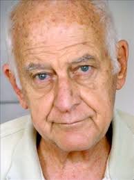 Pão com margarina e chão. Você já andou sem colocar os pés no…