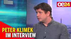 Od roku 1979 pôsobí ako výtvarný pedagóg na základnej. Fellner Live Peter Klimek Im Interview Youtube