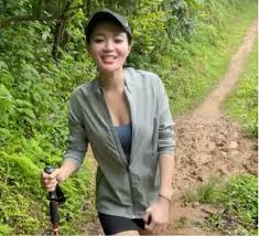 Ingin menontonya atu membelinya lewat bisa media digital resmi seperti google play music, apple music dan itunes, amazon, qobuz, joox, langit musik, spotify, deezer, kkbox. Wika Salim Tampil Menggoda Saat Hiking Netizen Teh Resletingnya Ditutup Fajar