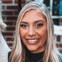 Selena Watson's Instagram, Twitter & Facebook