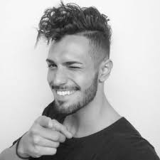 Hay más altura, textura o detalle que establece un porte y un marco muy masculino, y aquí te traemos los estilos de los peinados más populares del 2020! Los Cortes De Pelo De Moda Para Hombre Agosto 2021